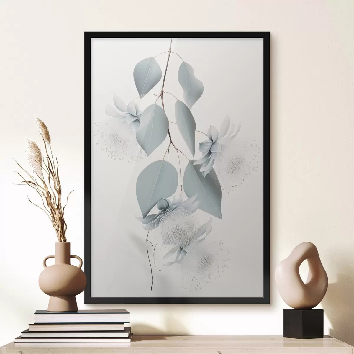 Poster Eucalyptustak met blauwe bladeren en witte bloemen, lichte achtergrond f45947
