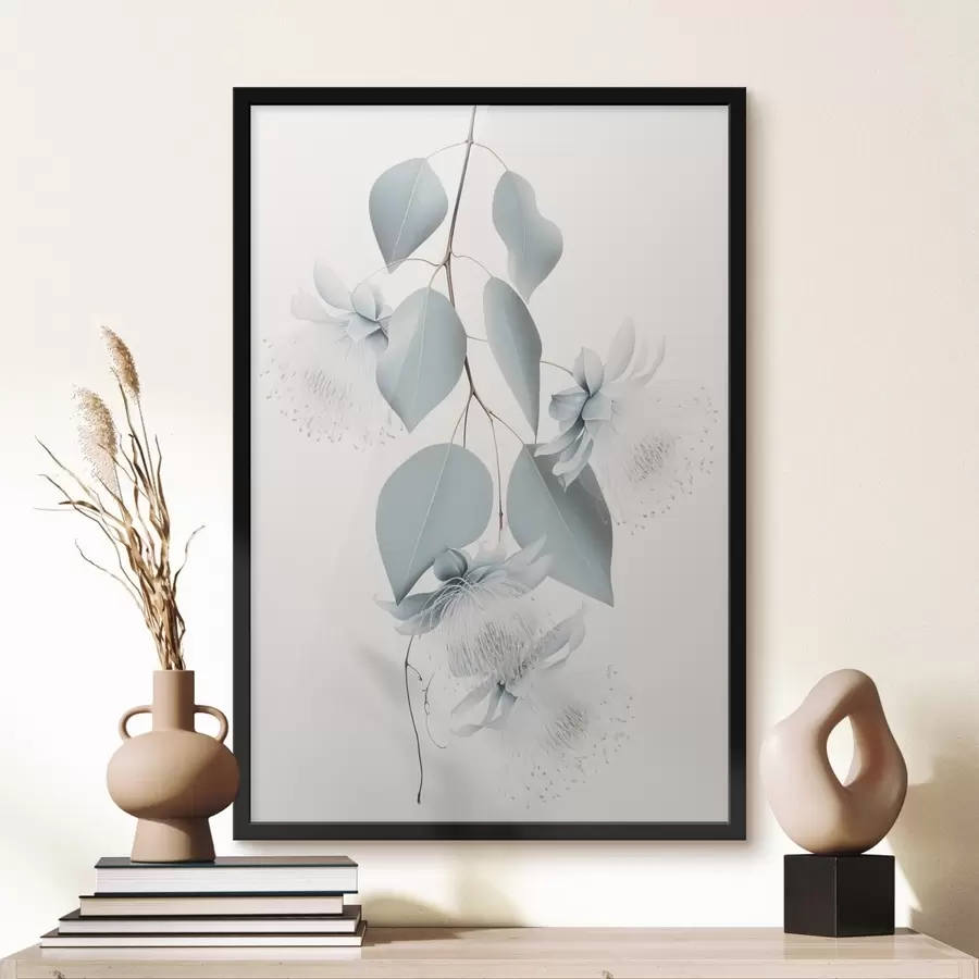 Fotobehang Eucalyptustak met blauwe bladeren en witte bloemen, lichte achtergrond f45947