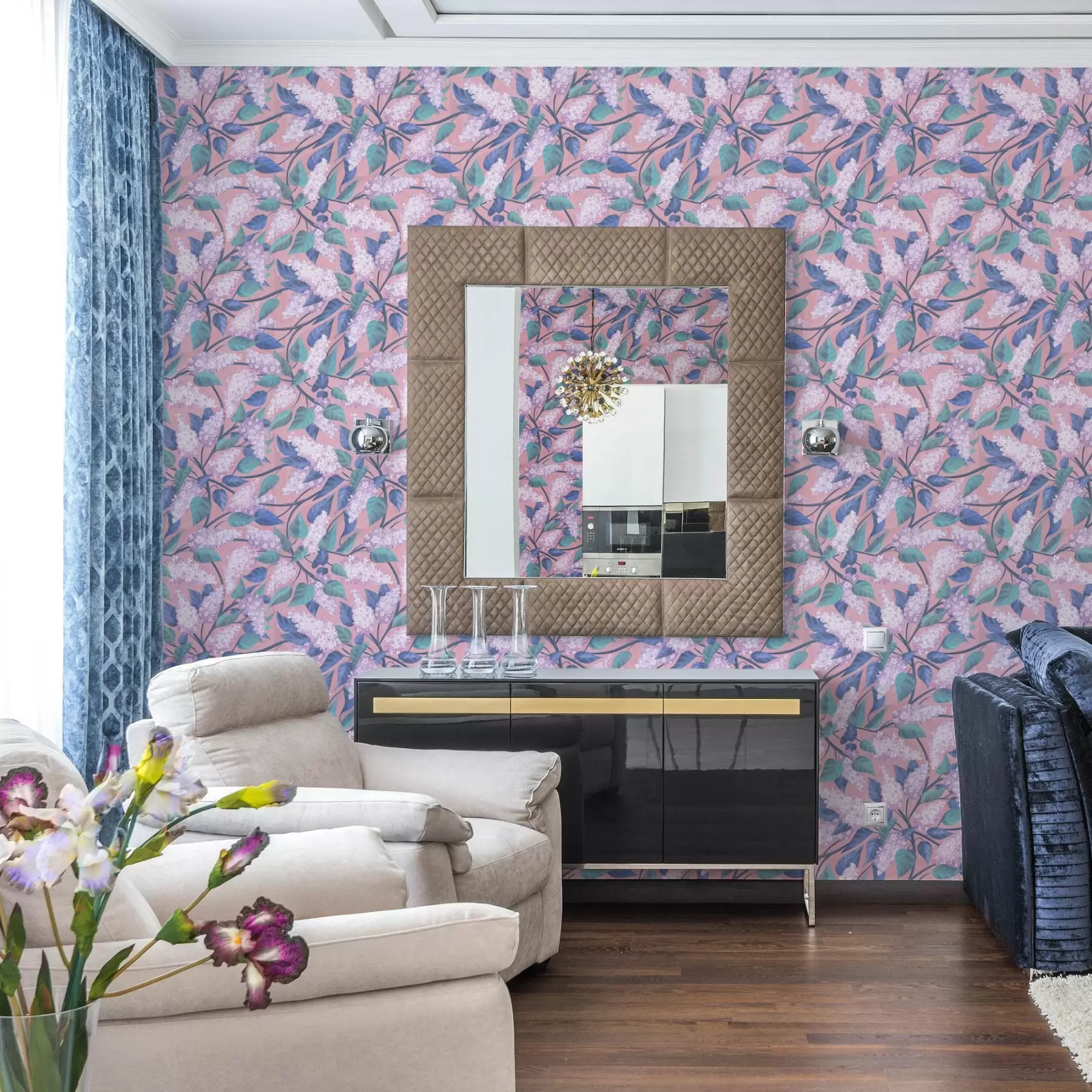 Papier peint photo Délicates fleurs lilas sur fond rose, ambiance printanière a00797