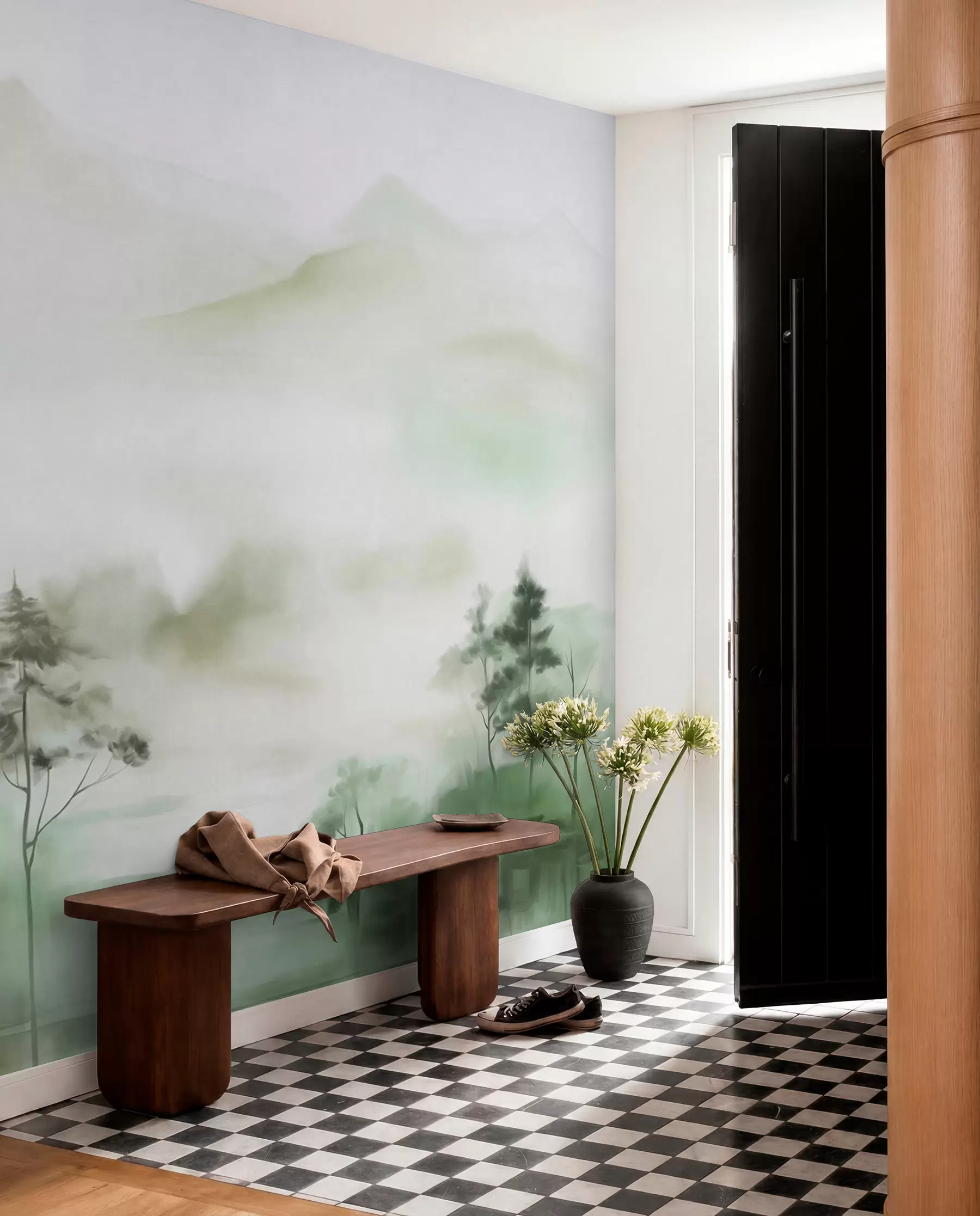 Fotobehang Mistig landschap met hoge bomen en bergen in gedempte groene en grijze tinten, minimalistische stijl, met textuur w09469