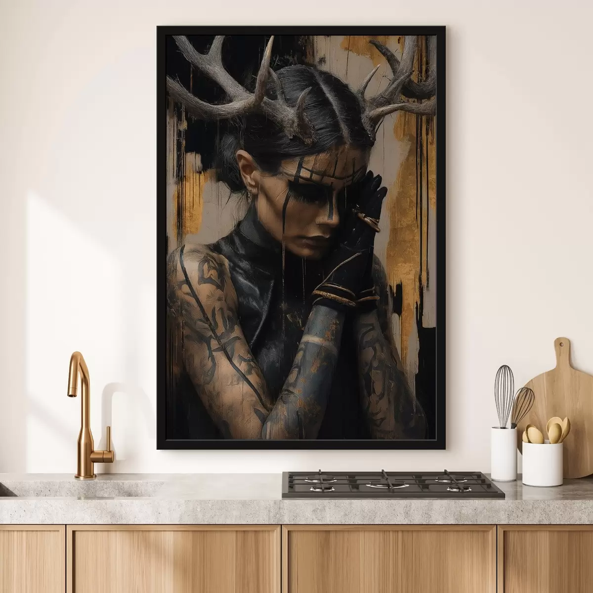 Poster Vrouw met hoorns in een donkere look met zwarte gezichtslijnen f46144