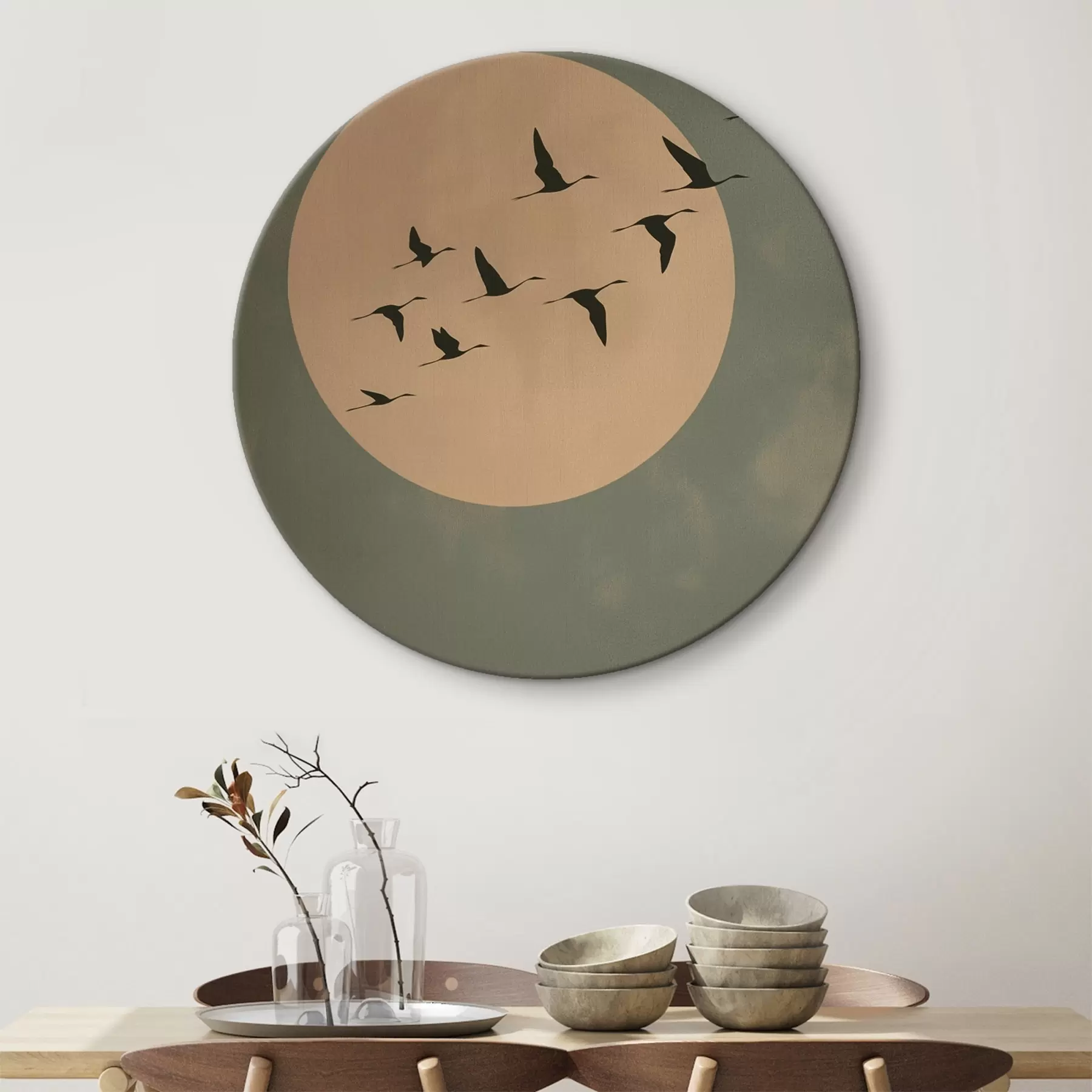  Schilderijen Een zwerm vogels die tegen een grote warme maan vliegt r46162