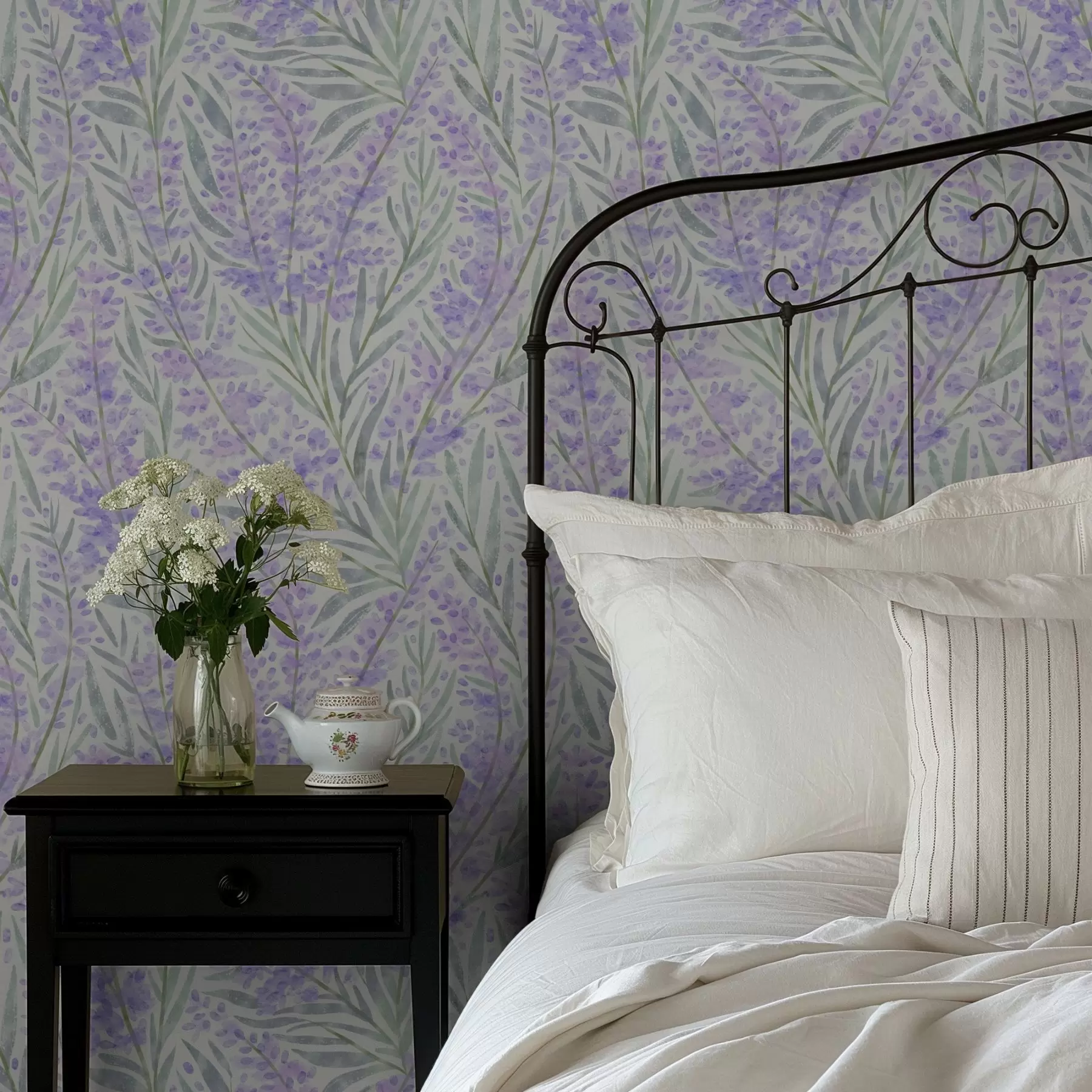 Papier peint photo Branches de lavande dans les tons violets sur fond clair a00835