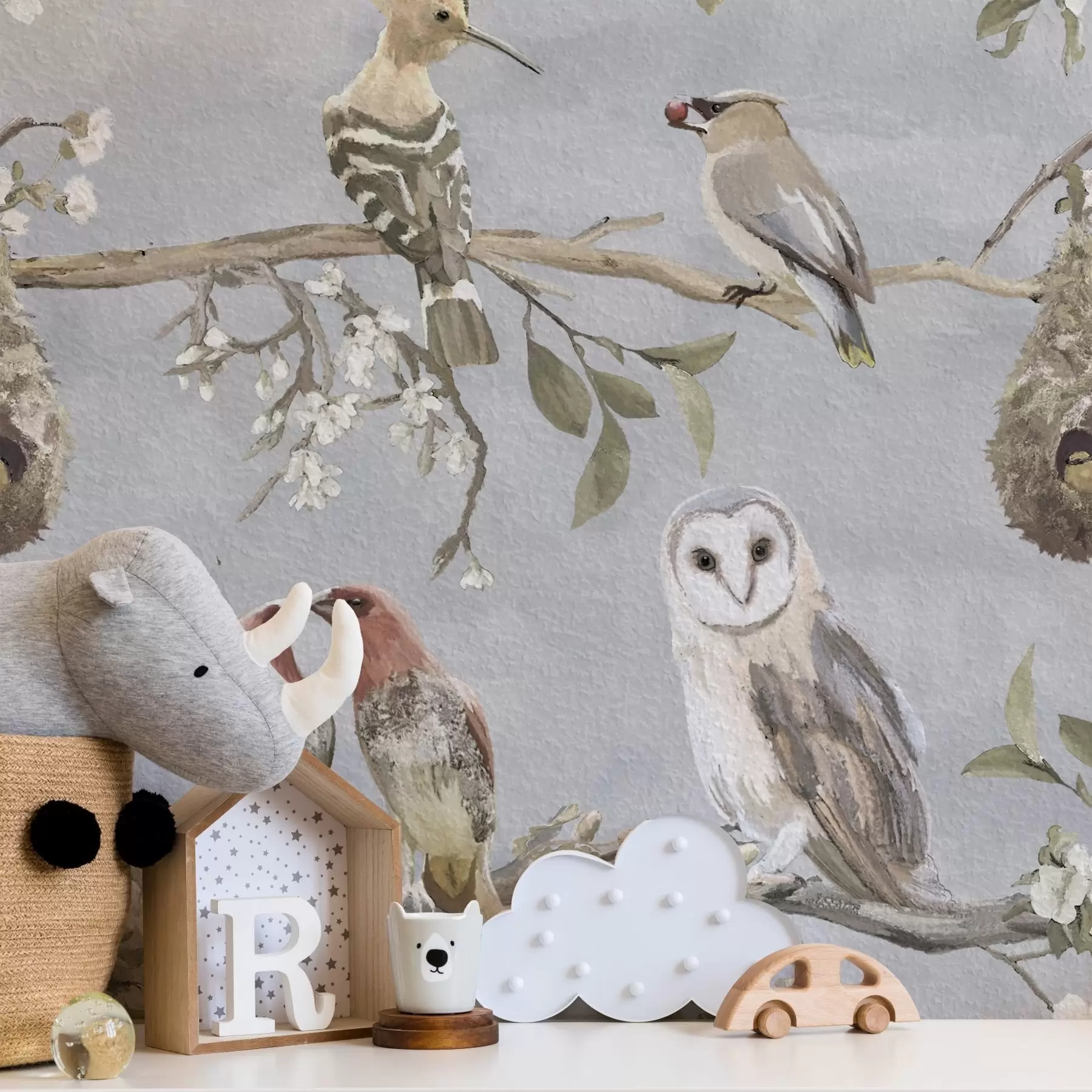 Papier peint photo Oiseaux sur des branches avec des fleurs sur fond gris a00738