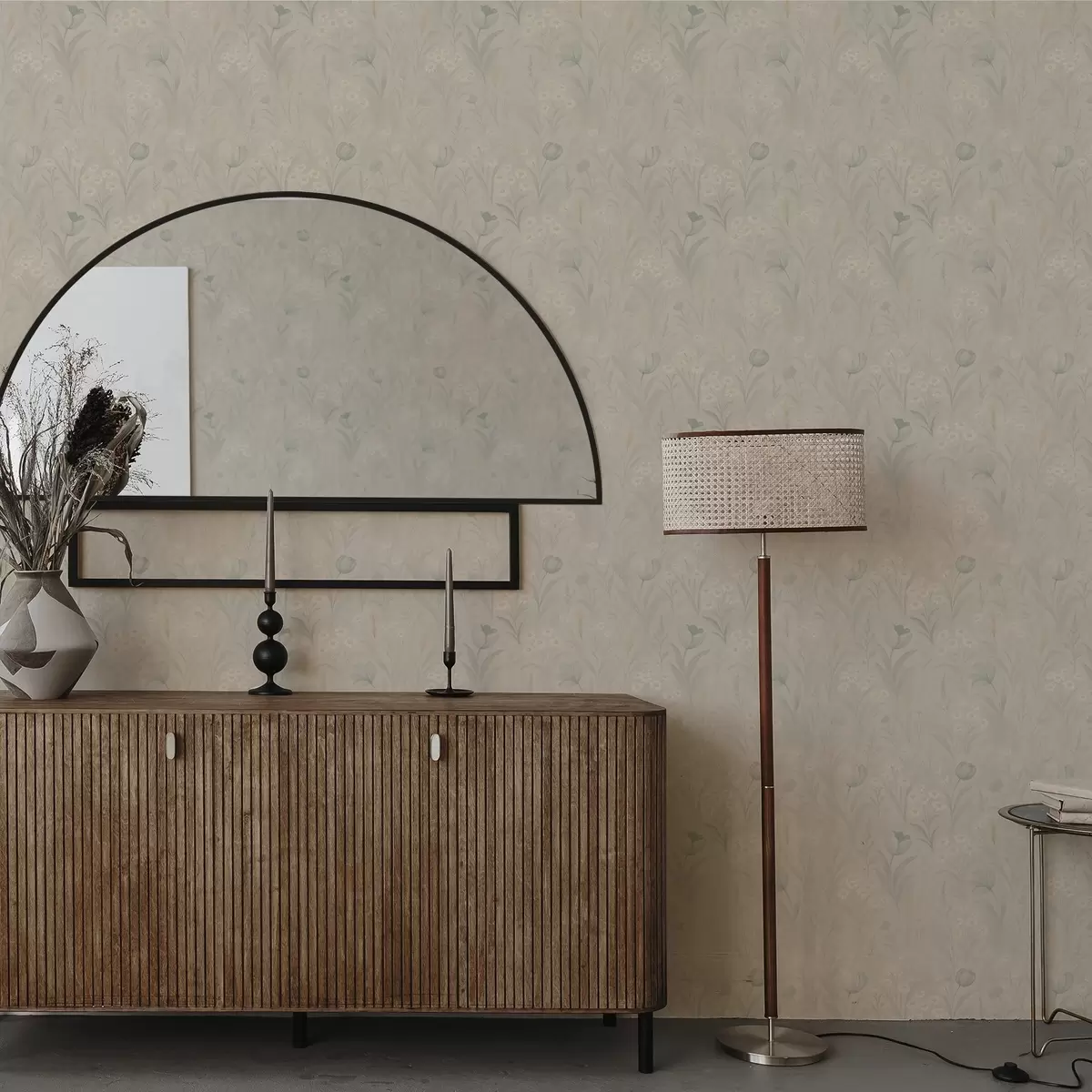 Behang Zachte weide met tulpen en madeliefjes, pastelkleurige salie a00779