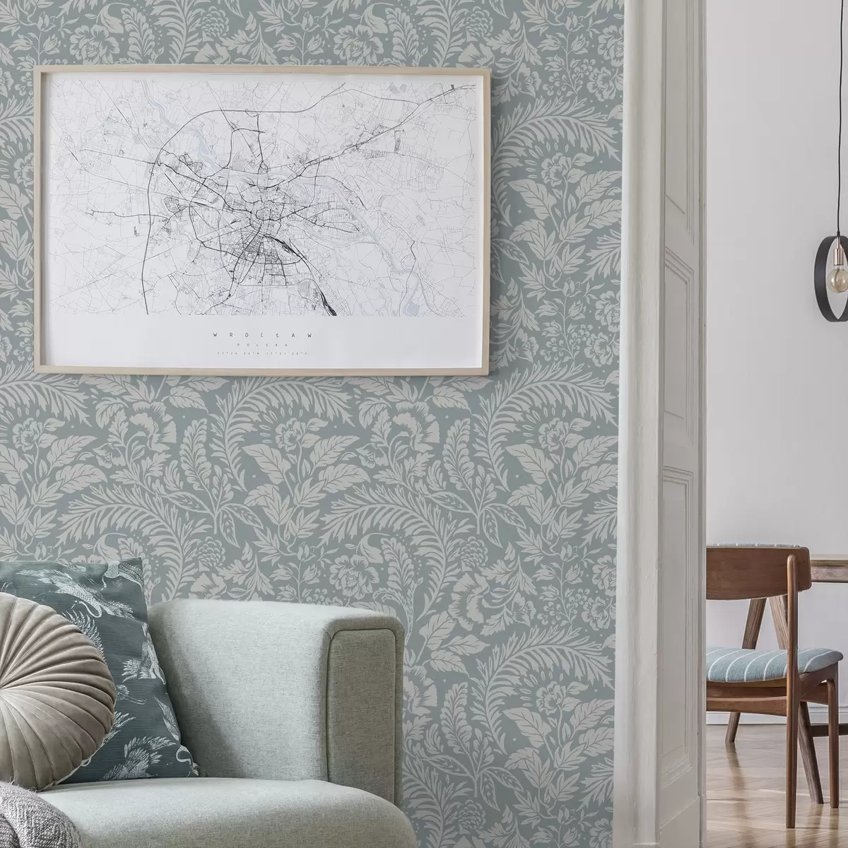 Behang Monochroom bloemenpatroon op grijsblauwe achtergrond a00859