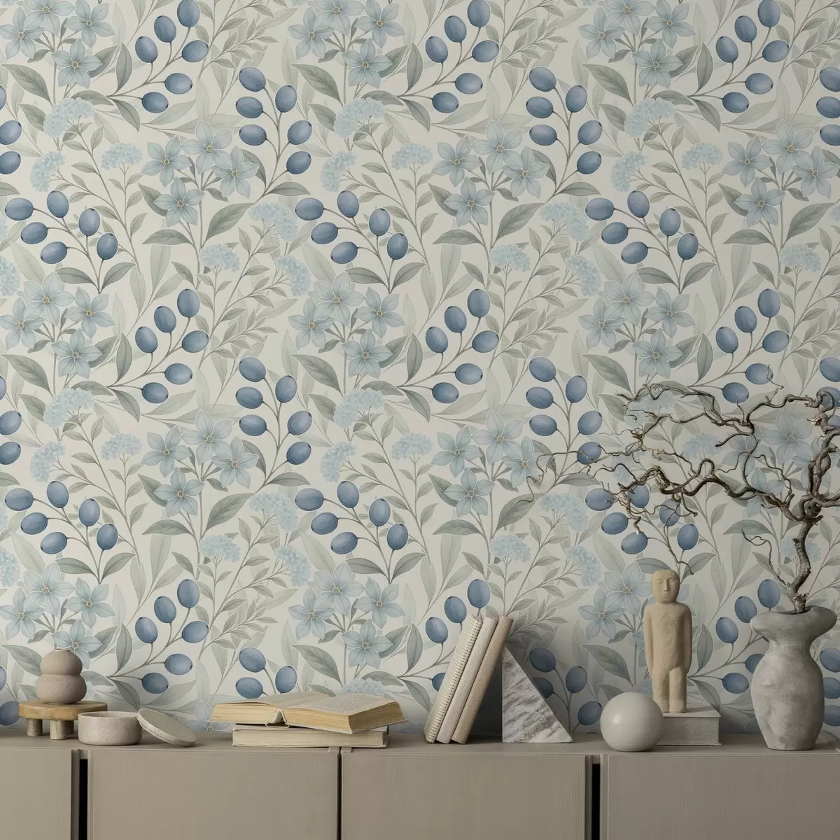 Behang Blauwe bessen en lichte bloemen op ivoor a00872