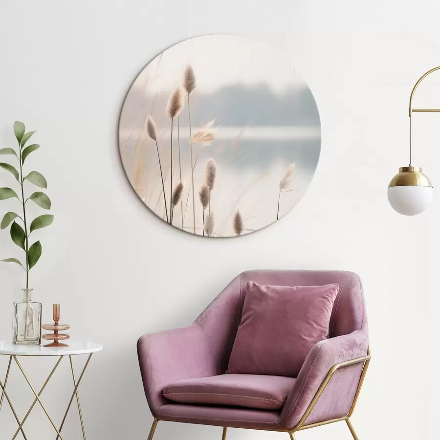  Schilderijen Zachte rietkragen aan een mistige oever, pastelbeige tinten r46504