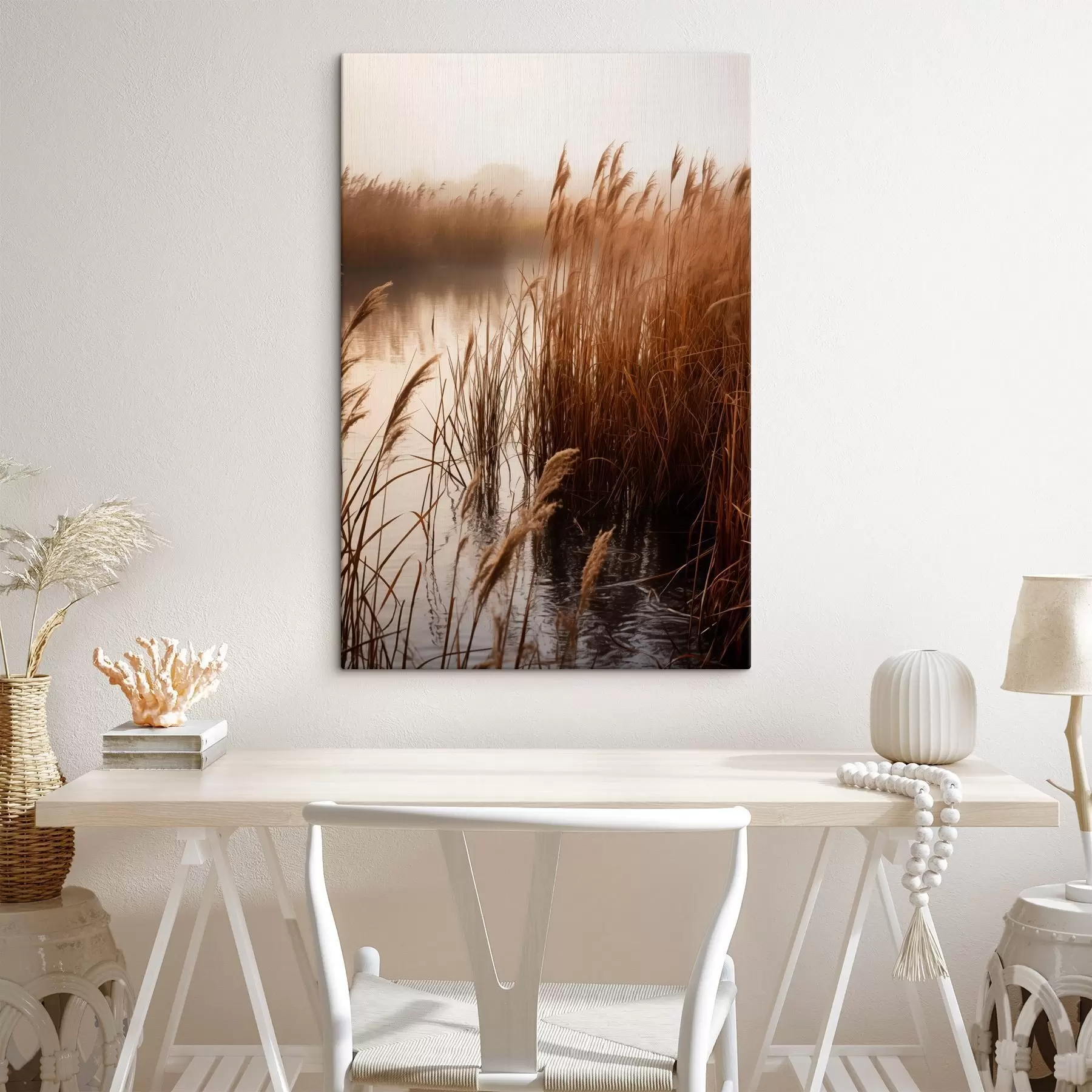  Peintures De grands roseaux poussant dans un plan d'eau, l'eau reflète les roseaux, arrière-plan brumeux, lumière douce, scène naturelle s46695