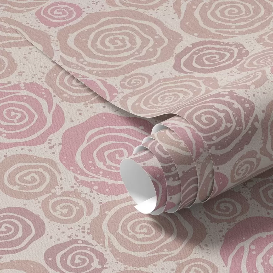 Fotobehang Spiraalvormige roze rozen en spatten op een lichte achtergrond a00955