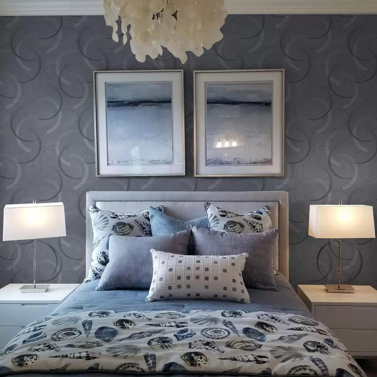 Papier peint Demi-cercles et cercles doux dans une palette gris-bleu froide a00980