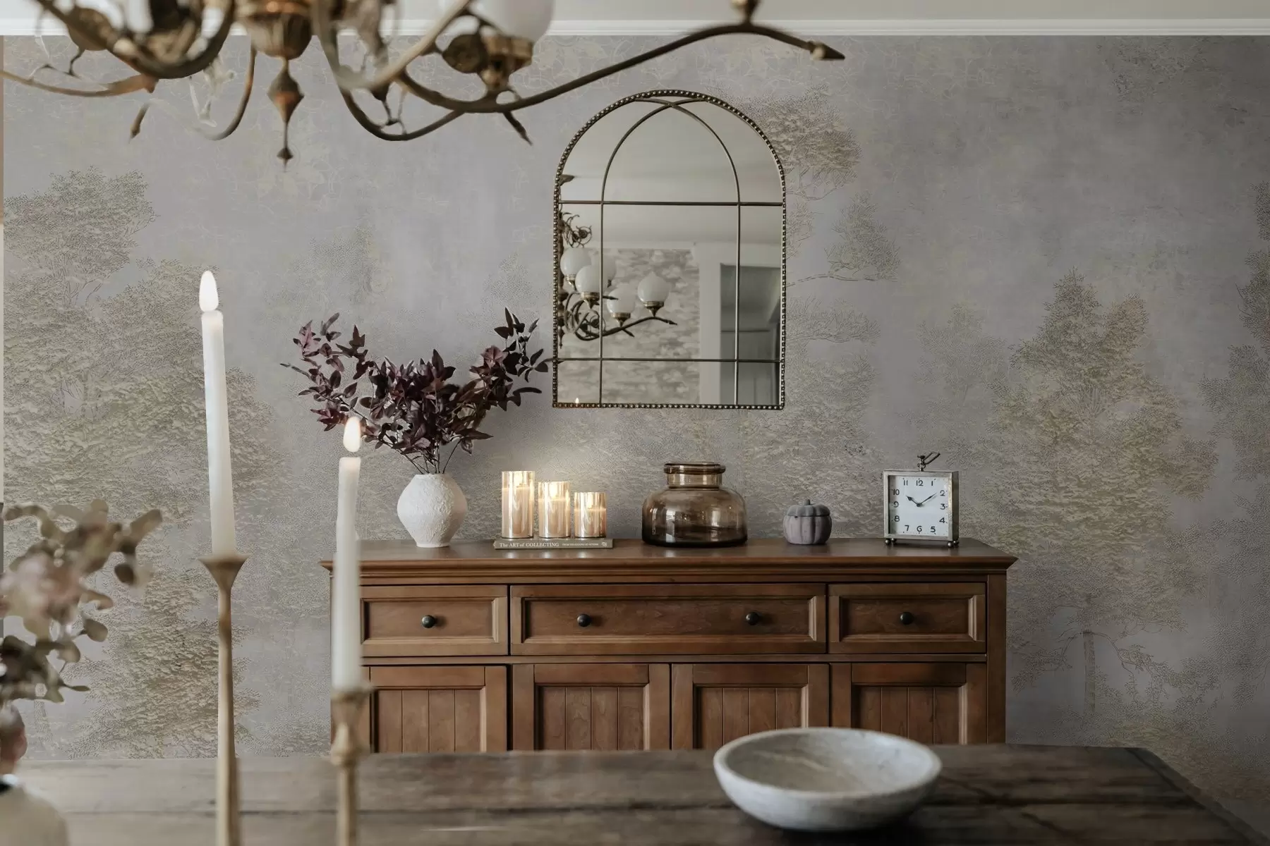 Papier peint photo Forêt brumeuse avec un héron blanc et une texture douce w04953