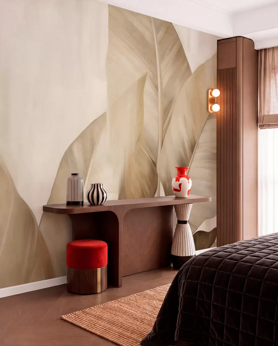 Papier peint photo Grandes feuilles de bananier texturées, de couleur brun clair, sur fond beige clair, avec une esthétique douce et minimaliste w09586