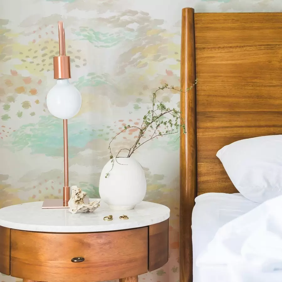 Papier peint photo Coups de pinceau pastel légers sur un fond presque blanc a00999