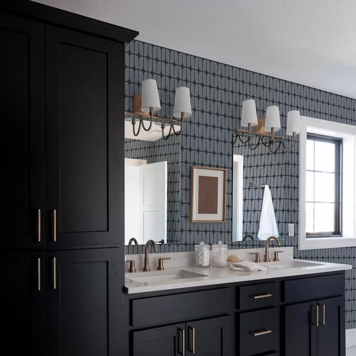 Behang Donkerblauwe achtergrond met grijze mozaïek van afgeronde tegels a01068v1