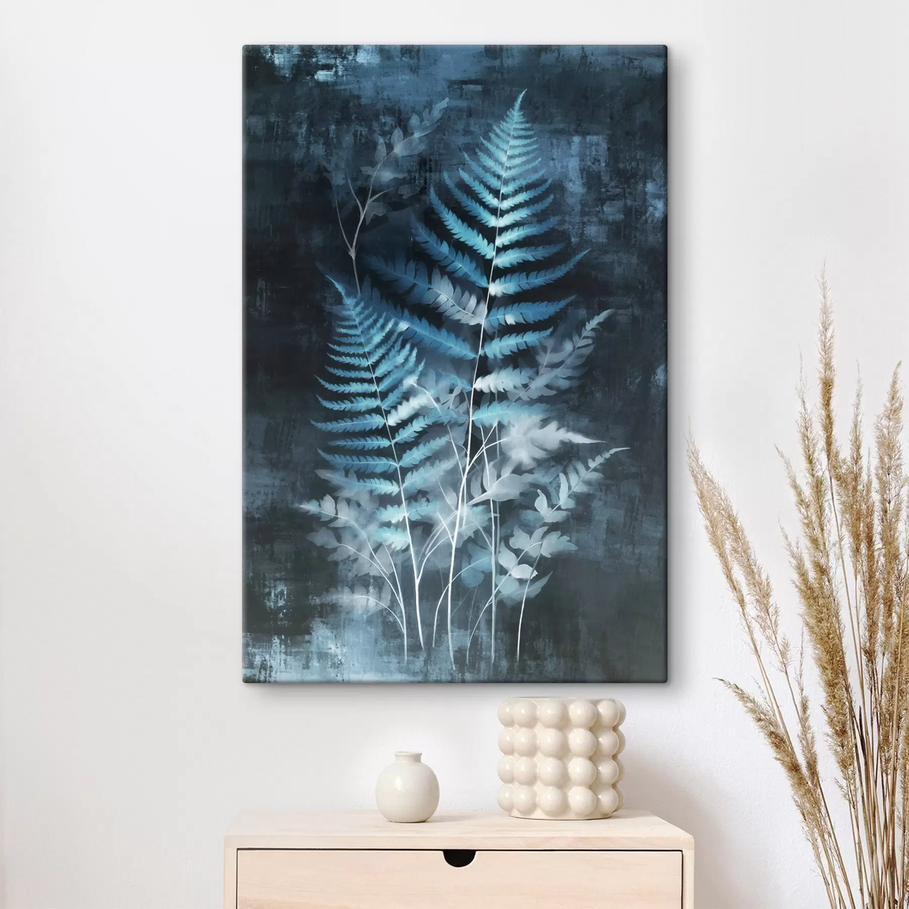  Schilderijen Blauwe varens en planten tegen een donkere, gestructureerde achtergrond, met de nadruk op de ingewikkelde details, röntgeneffect s47026