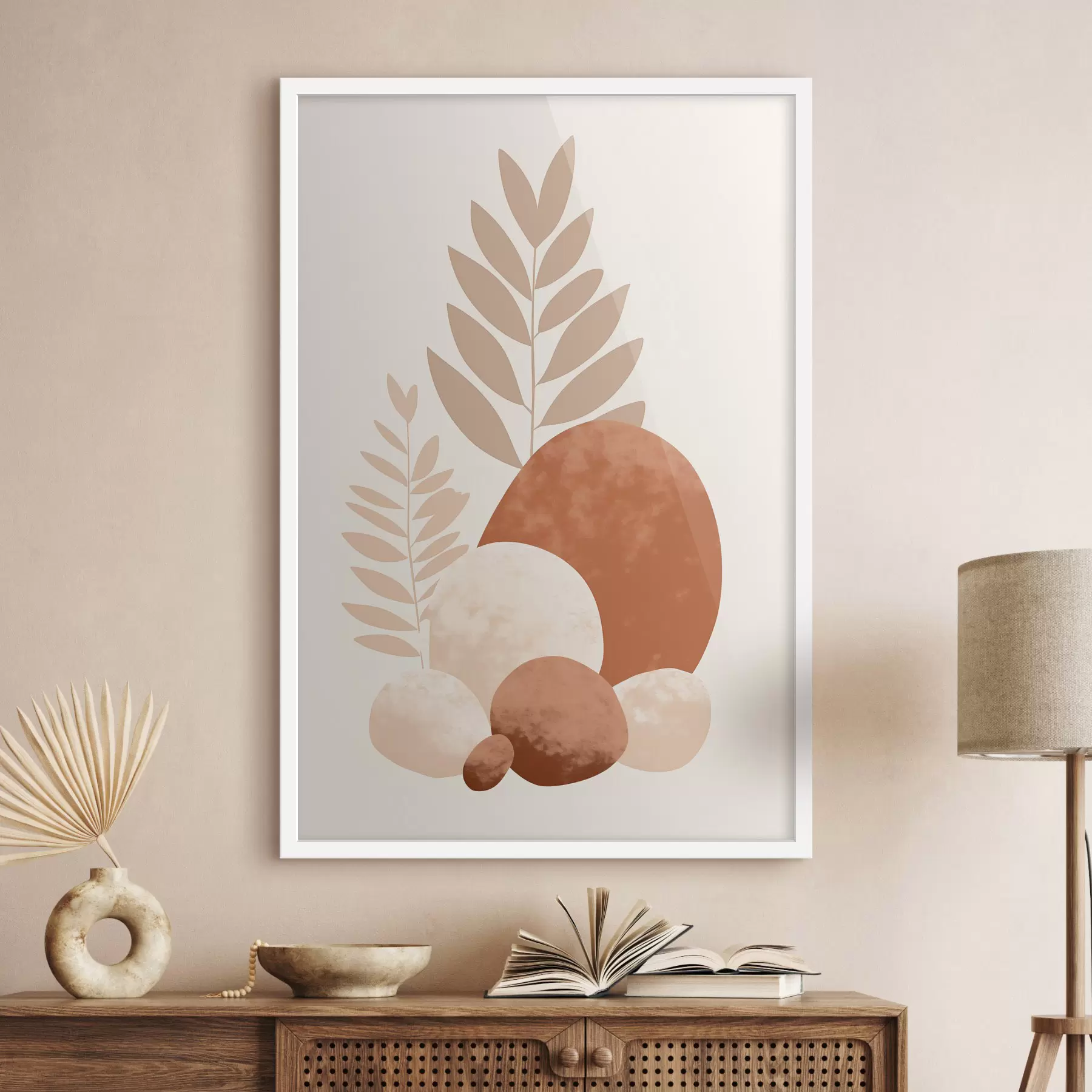 Papier peint photo Formes abstraites, pierres texturées et feuilles dans des tons pêche et terre cuite discrets, minimalistes, fond crème f47013