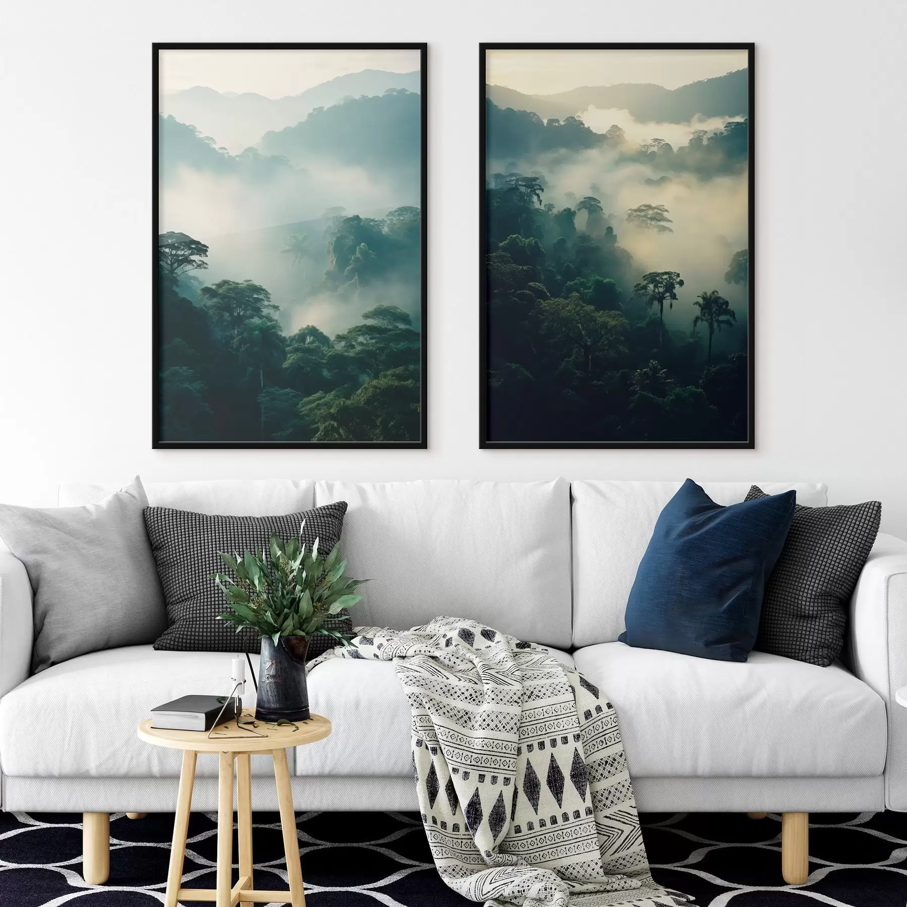 Papier peint photo Forêt tropicale avec des arbres verdoyants et une épaisse couche de brume, créant un environnement atmosphérique d00529