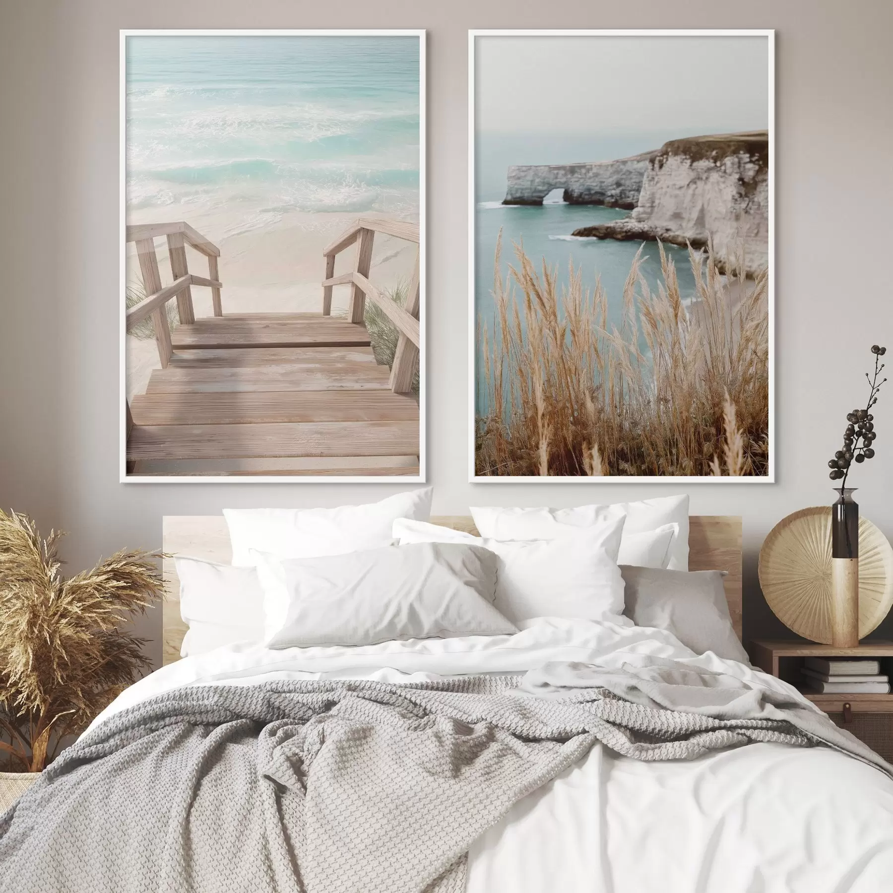 Fotobehang Kustkliffen en droog gras aan de turquoise zee d00875