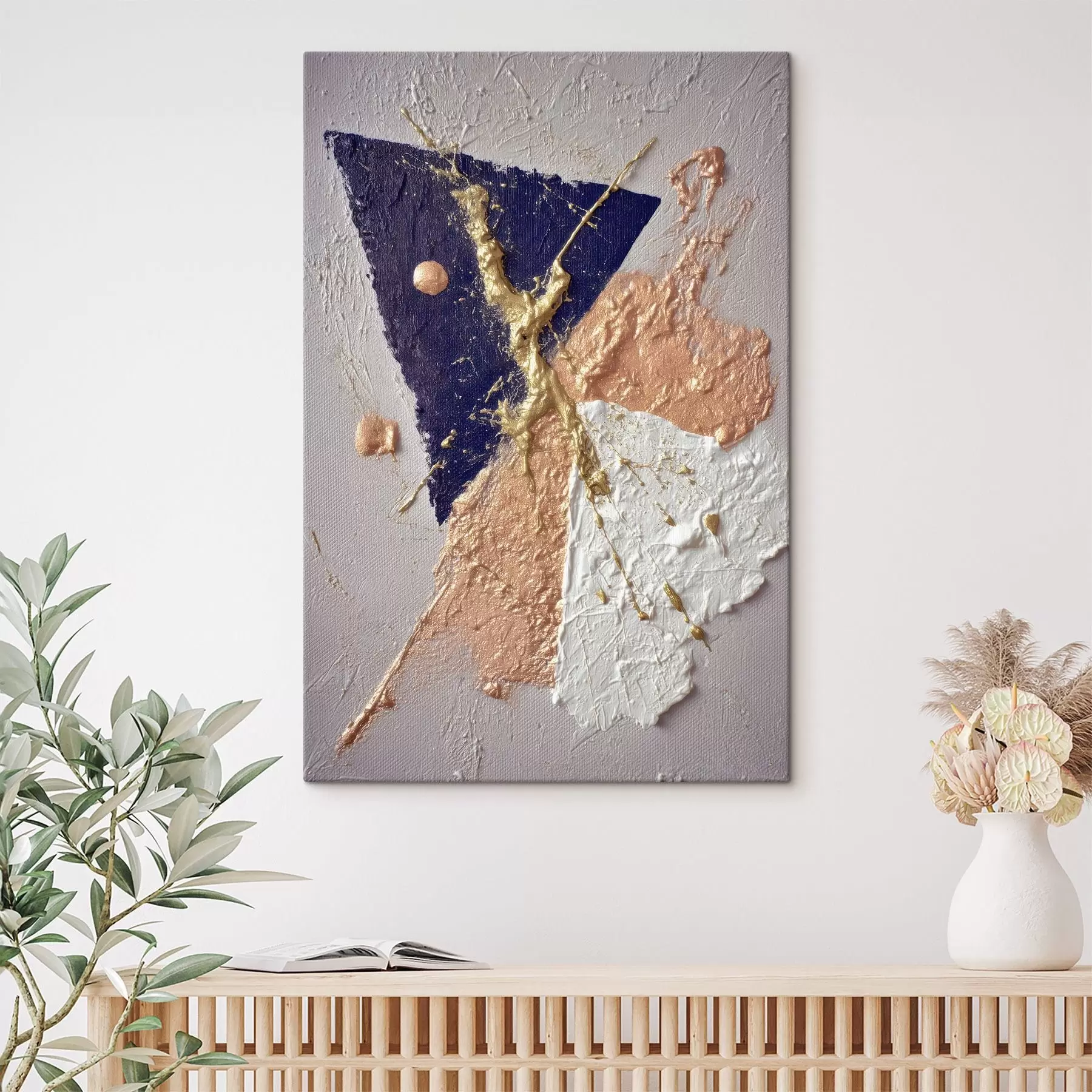  Schilderijen Abstracte compositie met een donkerblauwe driehoek en reliëfachtige penseelstreken in olieverfstijl s46953