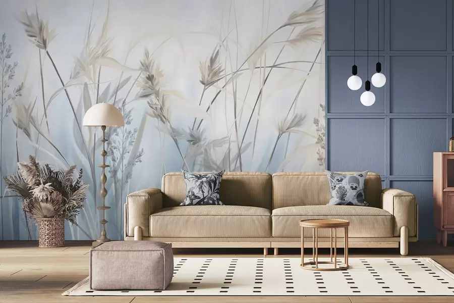 Papier peint photo Hauts brins d'herbe sèche aux sommets plumeux dans des tons sourds, fond bleu et blanc doux et brumeux w09652