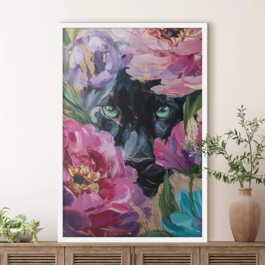 Papier peint photo une panthère noire jette un œil parmi les pivoines f47936