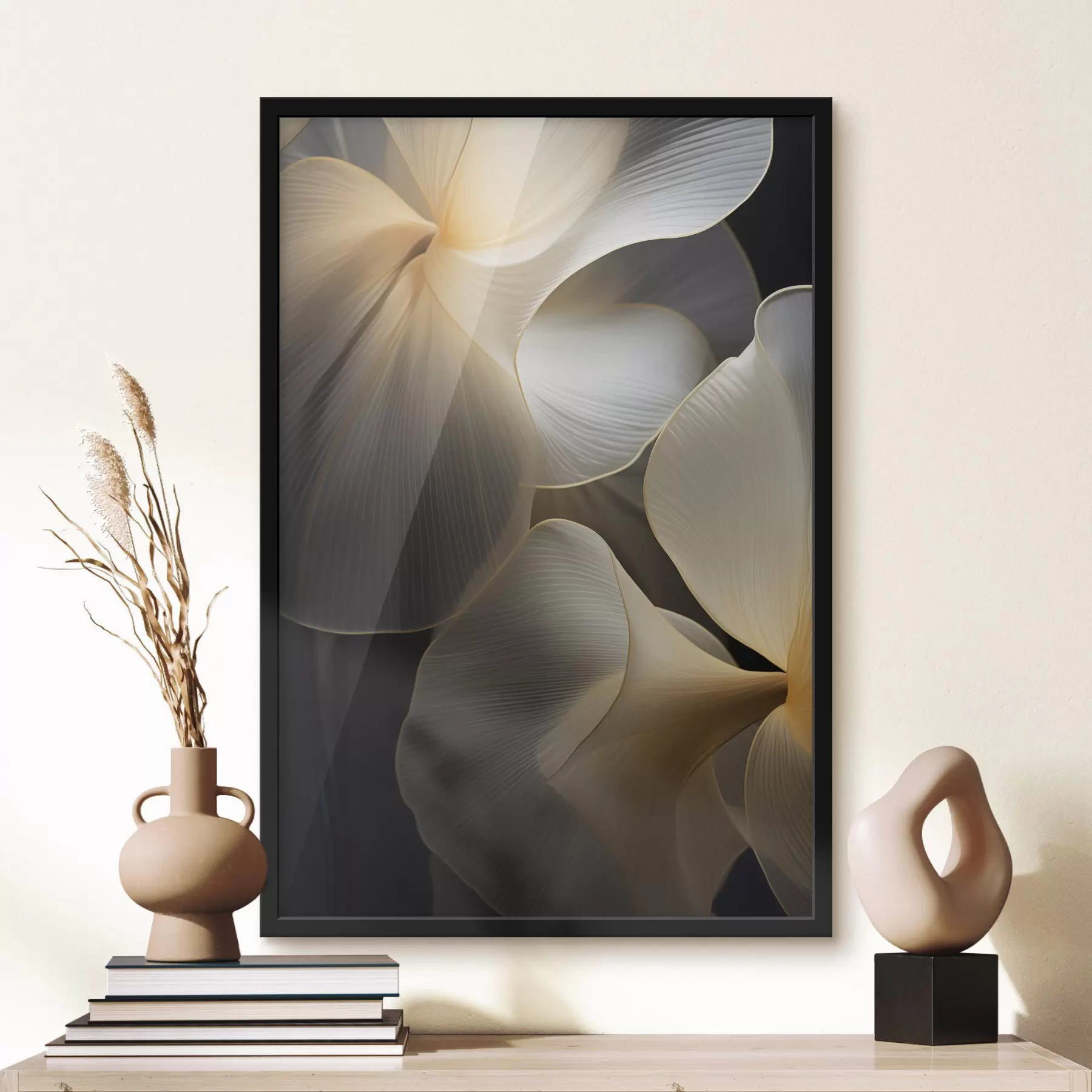 Papier peint photo Pétales abstraits translucides aux lignes délicates, sur fond sombre f47859