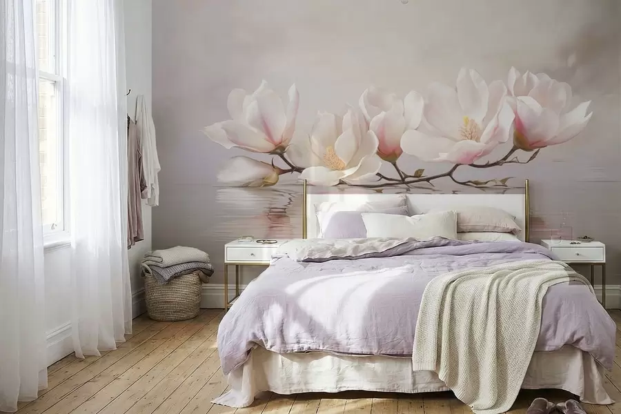 Fotobehang Magnoliatak met bloesems boven een rustige waterreflectie w05353v1