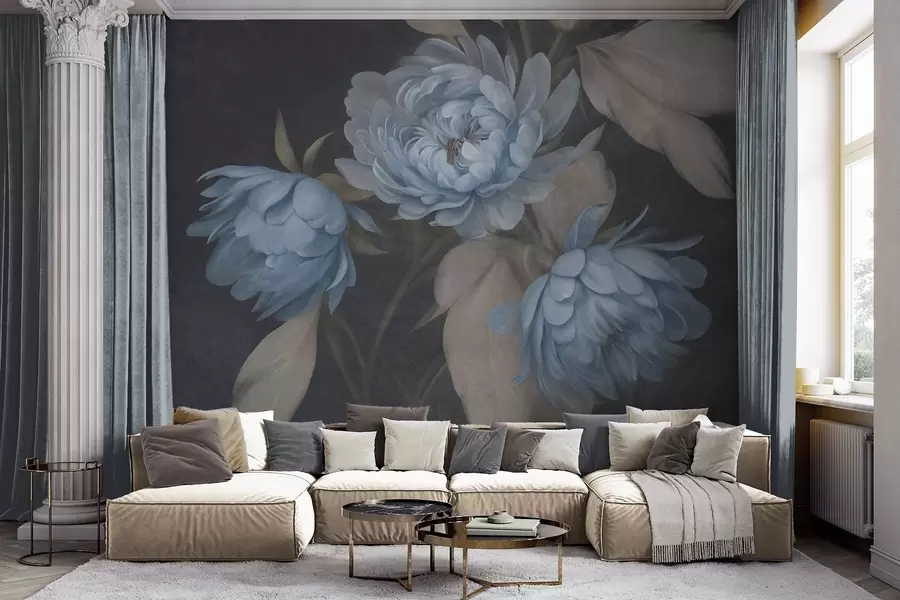 Fotobehang Lichtblauwe pioenrozen met structuur en beige bladeren tegen een donkere achtergrond w09751
