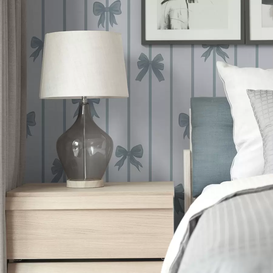 Fotobehang Blauwe strikken op een gestreepte lichte achtergrond a01162v2