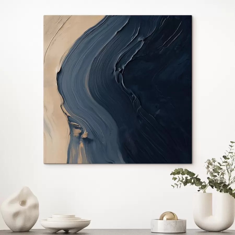  Peintures Vagues abstraites d'un bleu profond sur fond beige, avec des coups de pinceau expressifs dans un style de peinture à l'huile s48884