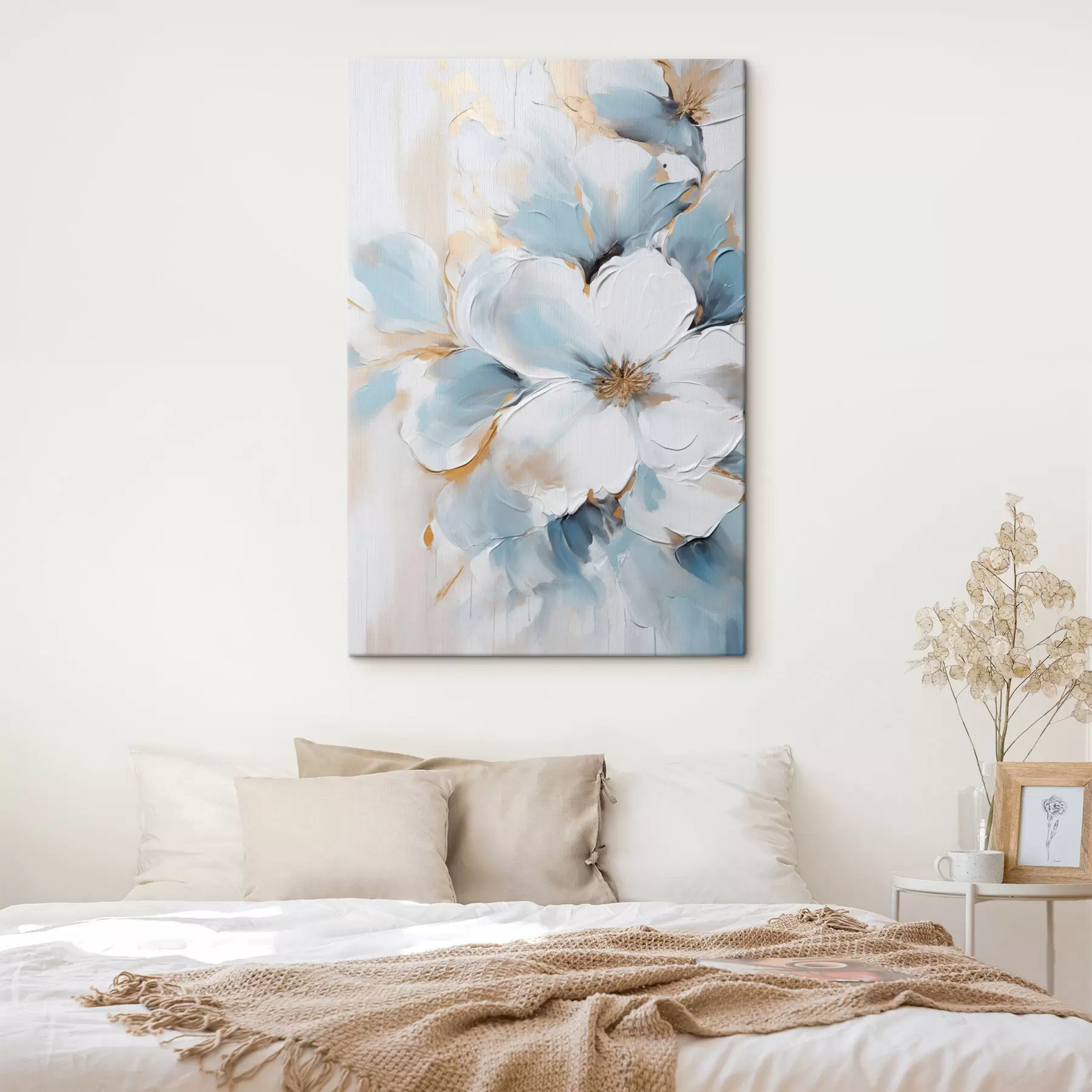  Schilderijen Witte en lichtblauwe bloemen, geschilderd in een stijl met gestructureerde penseelstreken s49462