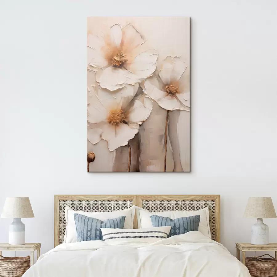  Schilderijen Grote witte bloemen tegen een lichte, abstracte achtergrond s49495