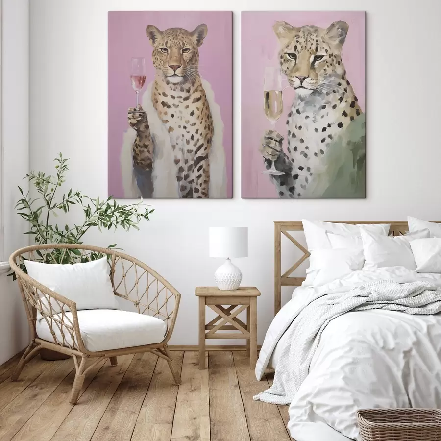Fotobehang Luipaard met een schilderij in glasimitatie m30596