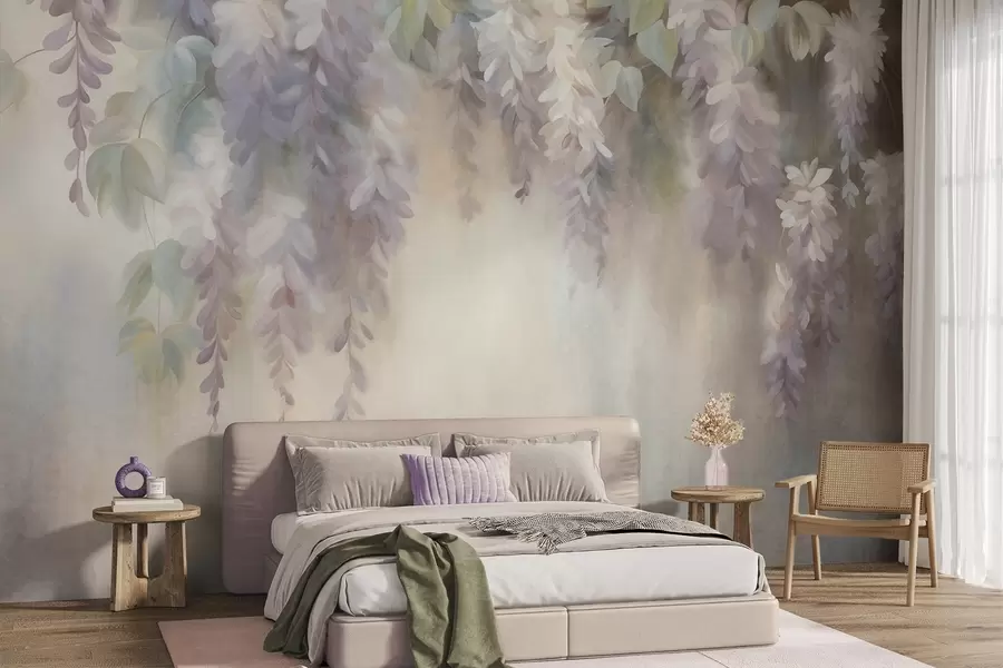 Fotobehang Lichtpaarse blauweregenbloemen met textuur die naar beneden hangen, met groene bladeren, tegen een pastelkleurige achtergrond w09896