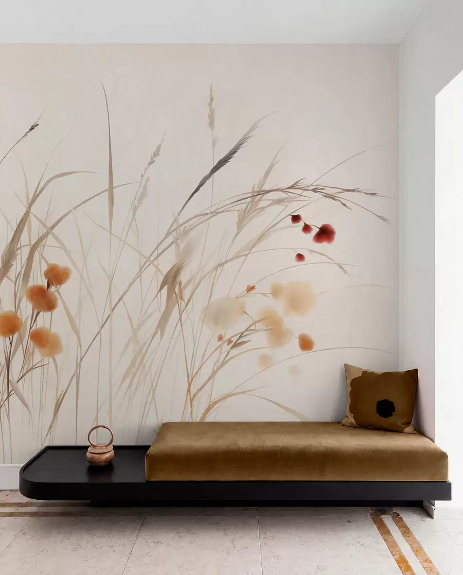 Fotobehang Hoog gras en kleine oranje wilde bloemen tegen een bleke achtergrond, in een boho-stijl met veel textuur w09902