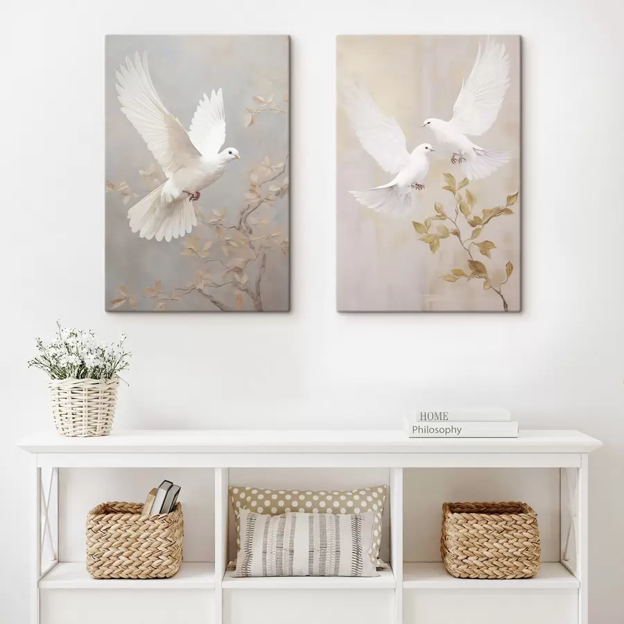  Peintures Des oiseaux blancs près d'une branche aux feuilles brun clair, sur un fond aux tons discrets m30677