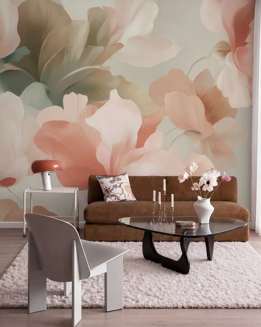 Fotobehang Grote, kunstzinnige bloemen in zachte pasteltinten van crème, roze en groen w09935