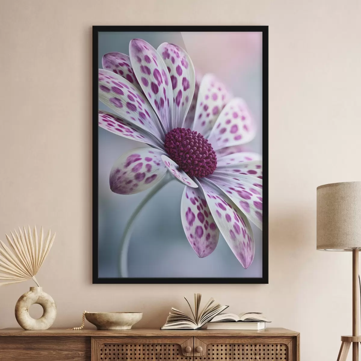 Affiche Fleur ressemblant à une marguerite, parsemée de taches léopard d'un magenta éclatant f49866