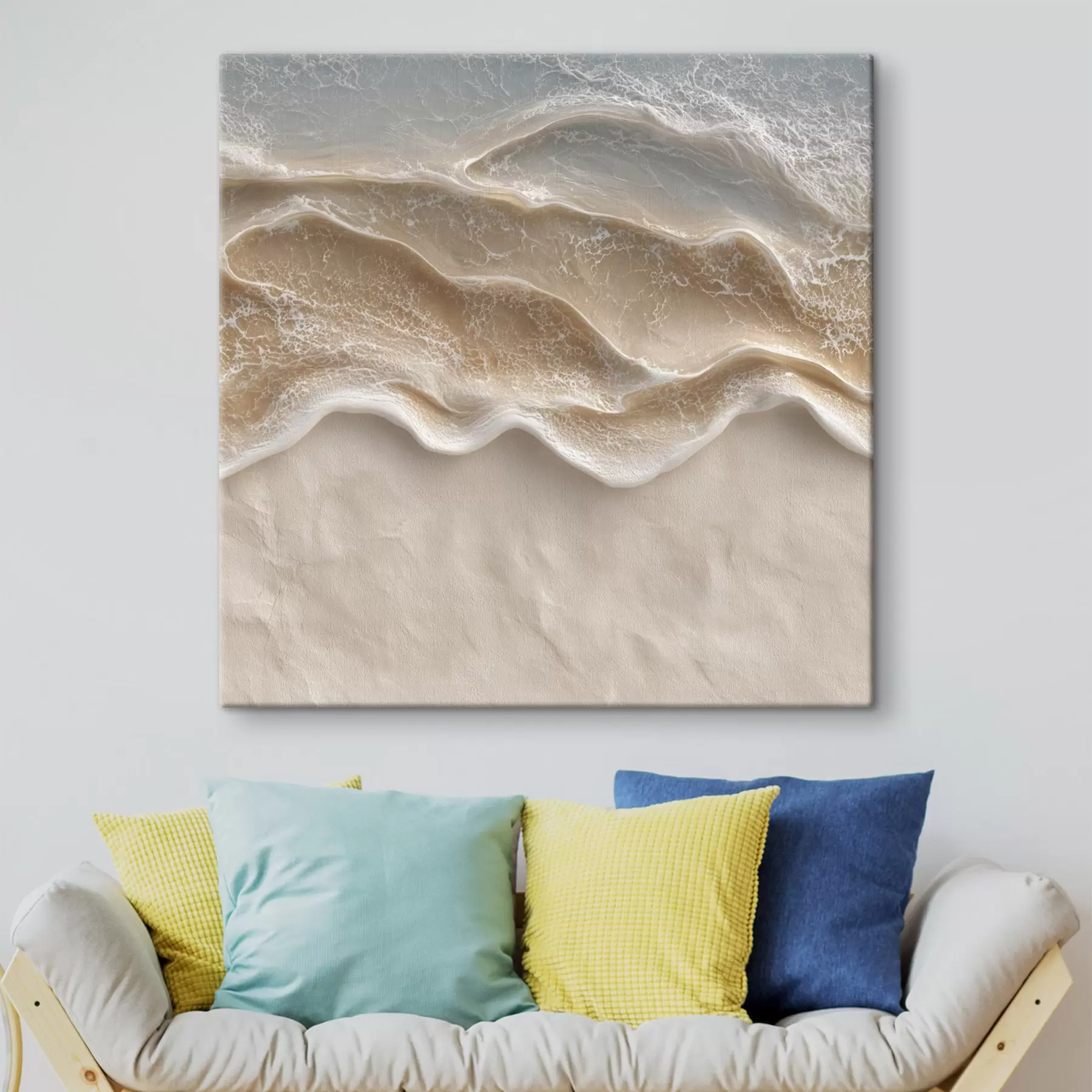  Peintures De l'écume de mer sur un fond beige clair, dans un style pictural contemporain s49714