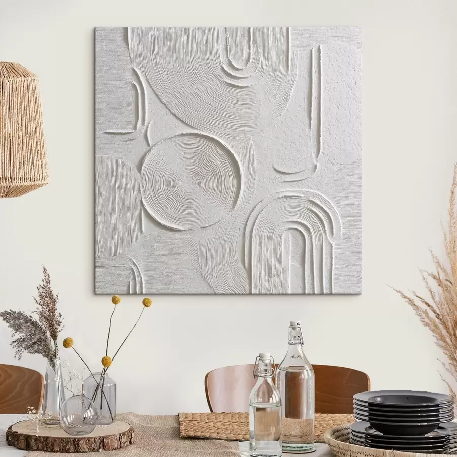  Peintures Abstraction contemporaine en architecture d'intérieur, avec une surface en relief texturée dans une palette de blancs et de gris s50006