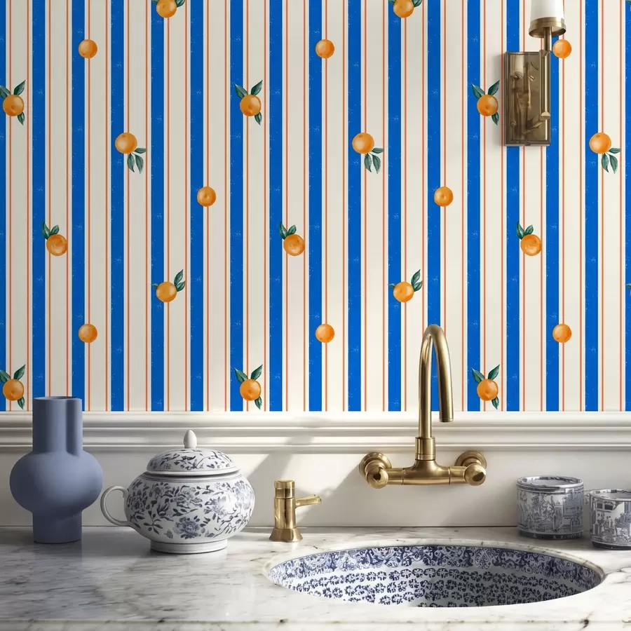 Fotobehang Oranje vruchten op blauwe en crèmekleurige strepen a01263