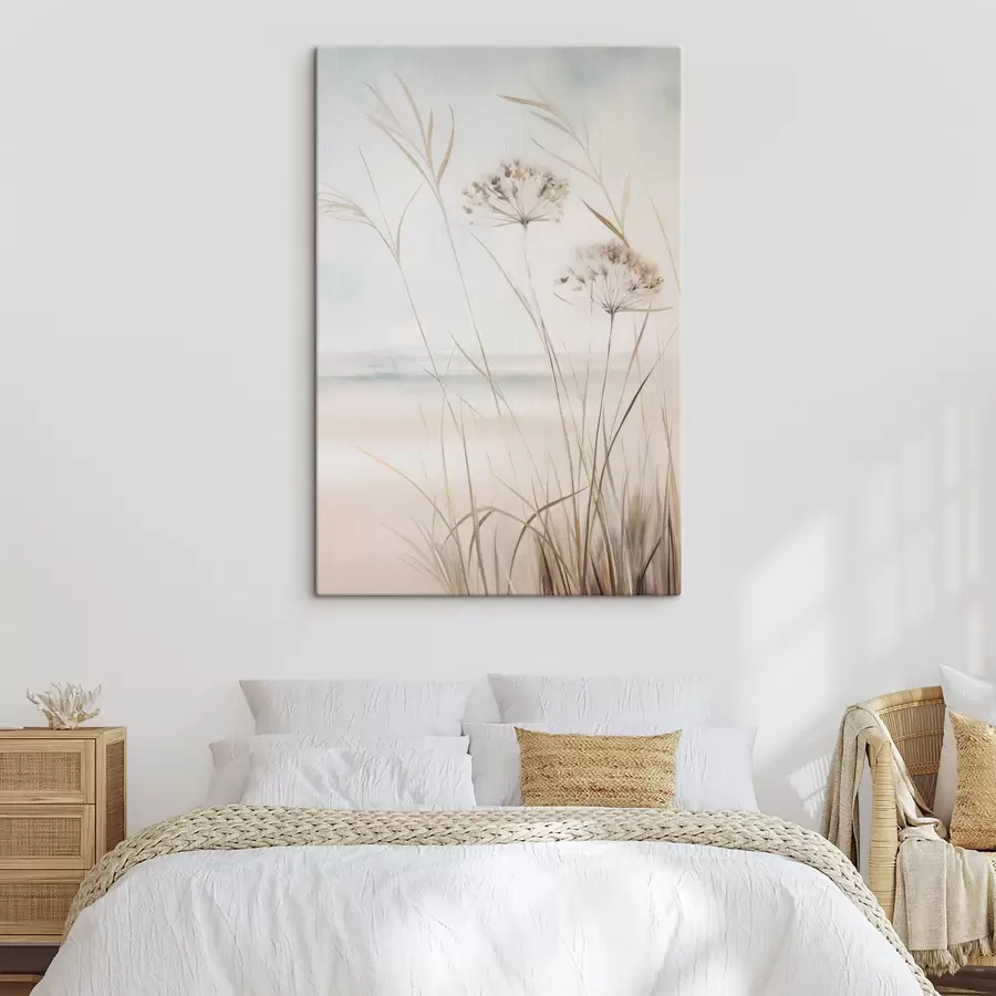  Schilderijen Hoog, droog gras en bloemen in ingetogen beige- en wittinten, met een zachte, wazige achtergrond s50974
