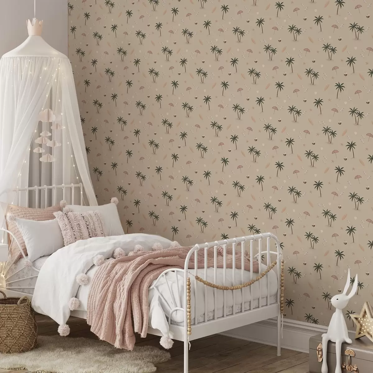 Behang Tropische palmen, vogels en roze parasols tegen een beige achtergrond a01280v2