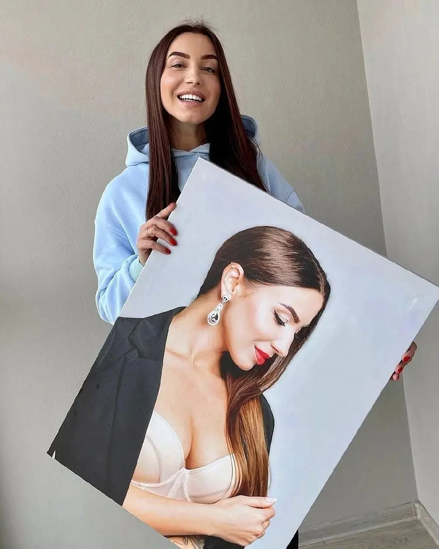  Peintures Peau, épaule et sourire s31863