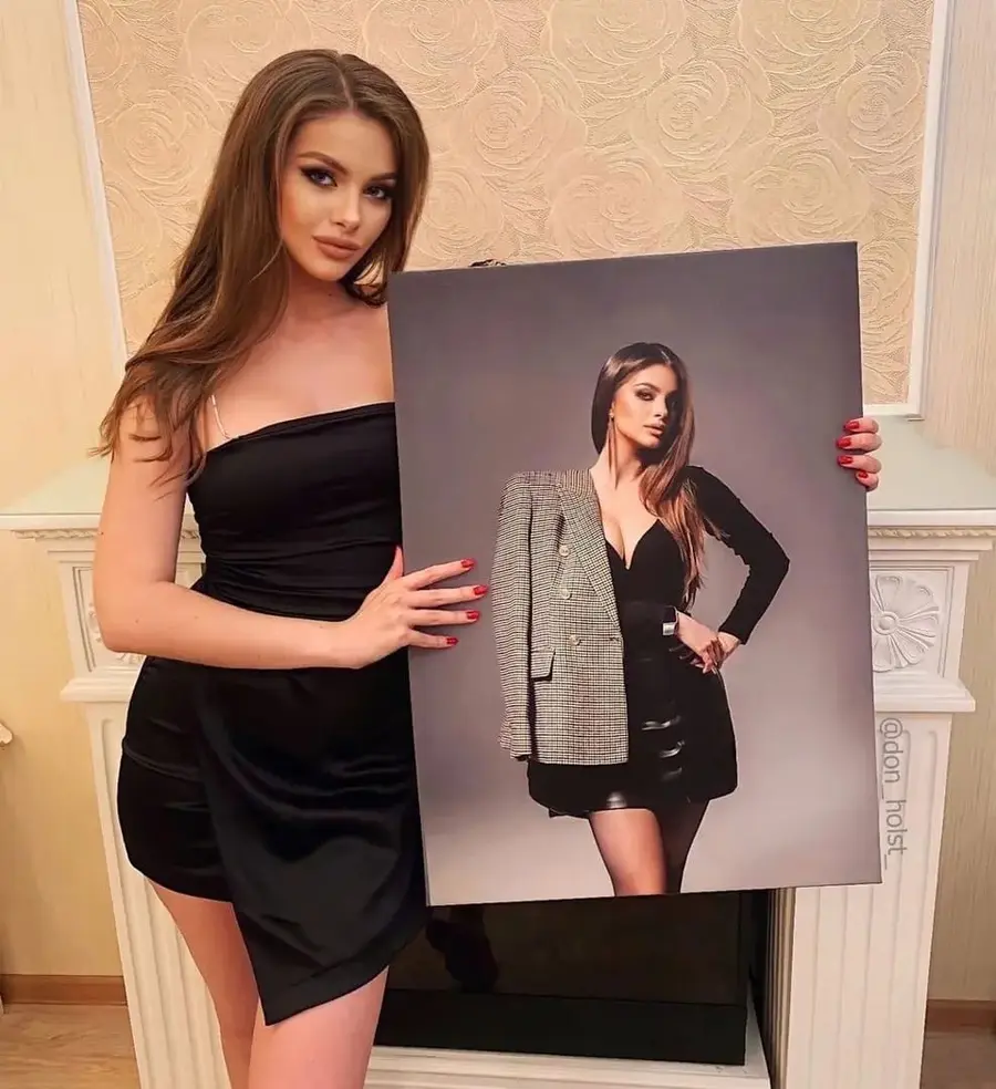  Peintures Cheveux, articulations et robe fourreau s31866