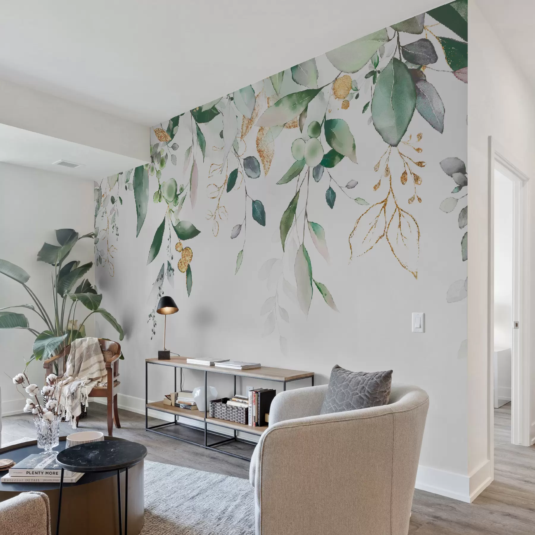 Fotobehang Hangende eucalyptusbladeren op een witte achtergrond u95506