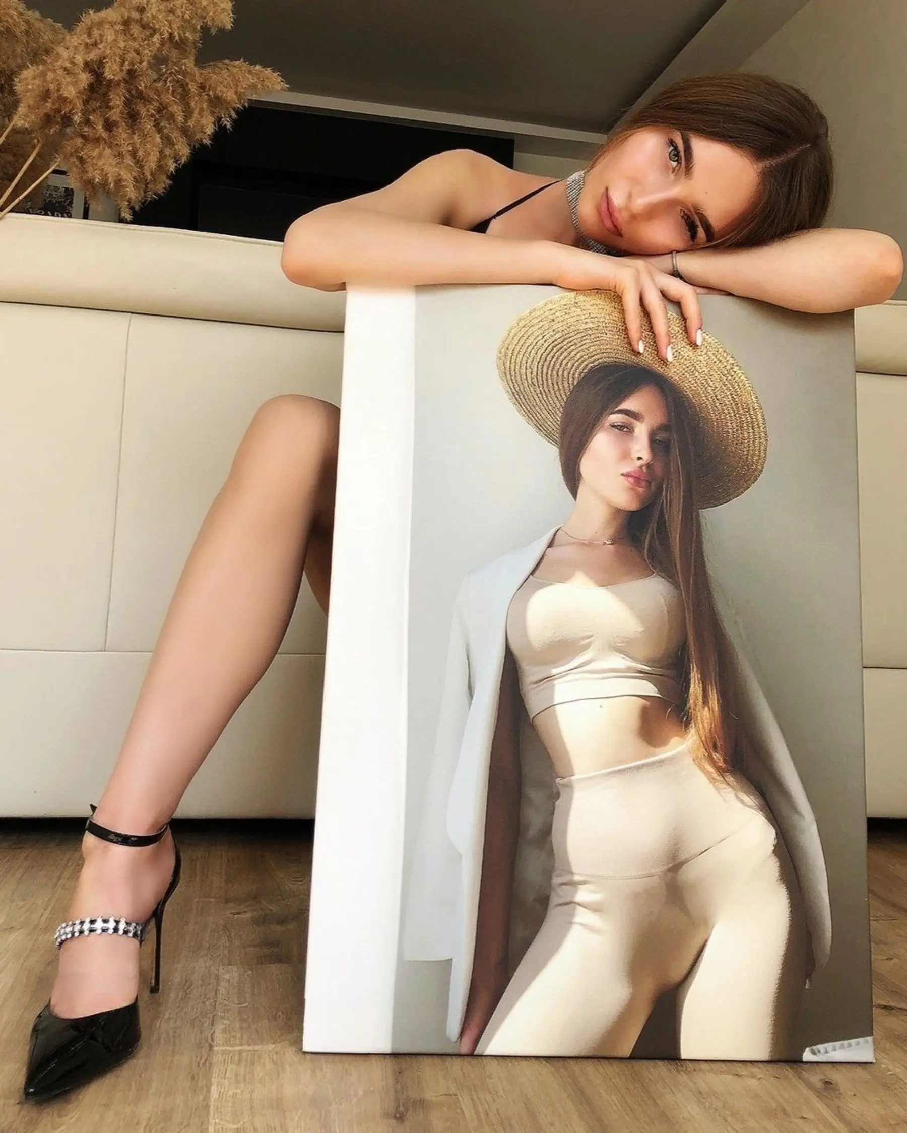  Schilderijen Gewricht, schoen en wit s34705