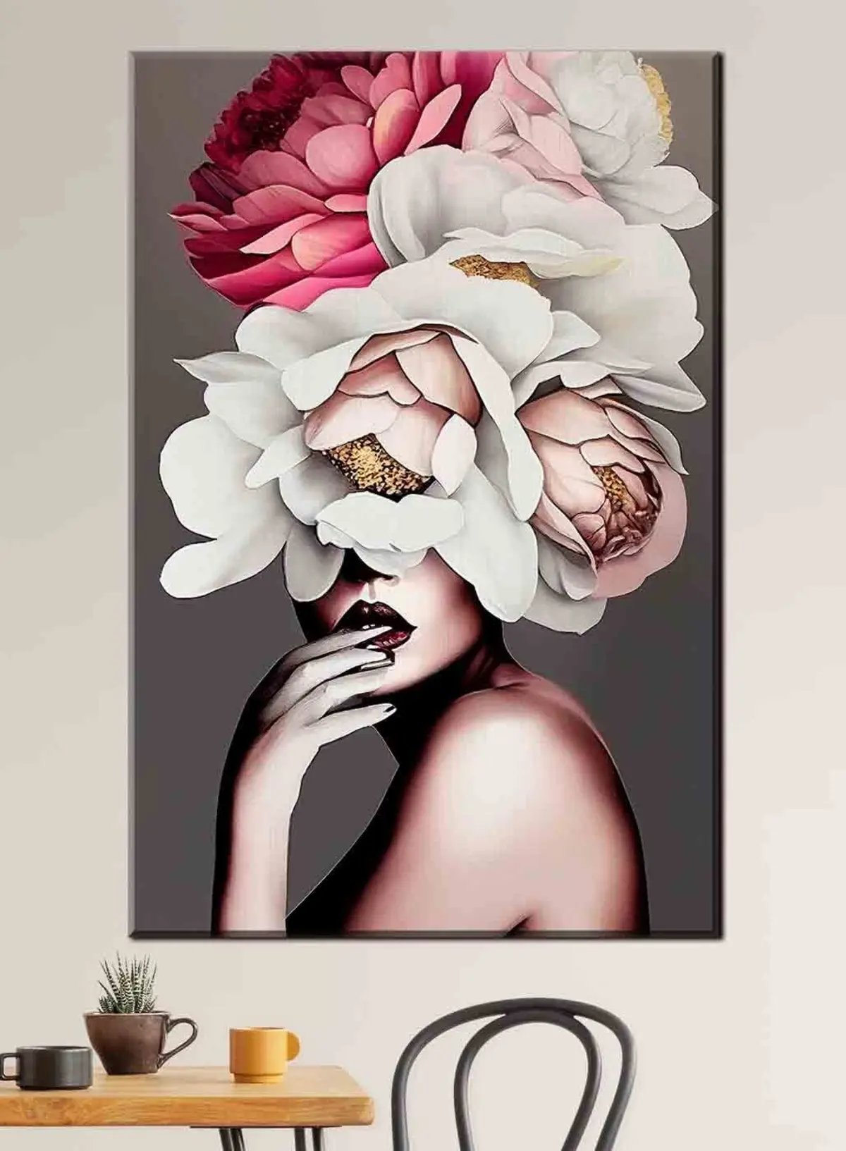  Peintures Illustration d'une femme avec des fleurs sur fond gris s34601